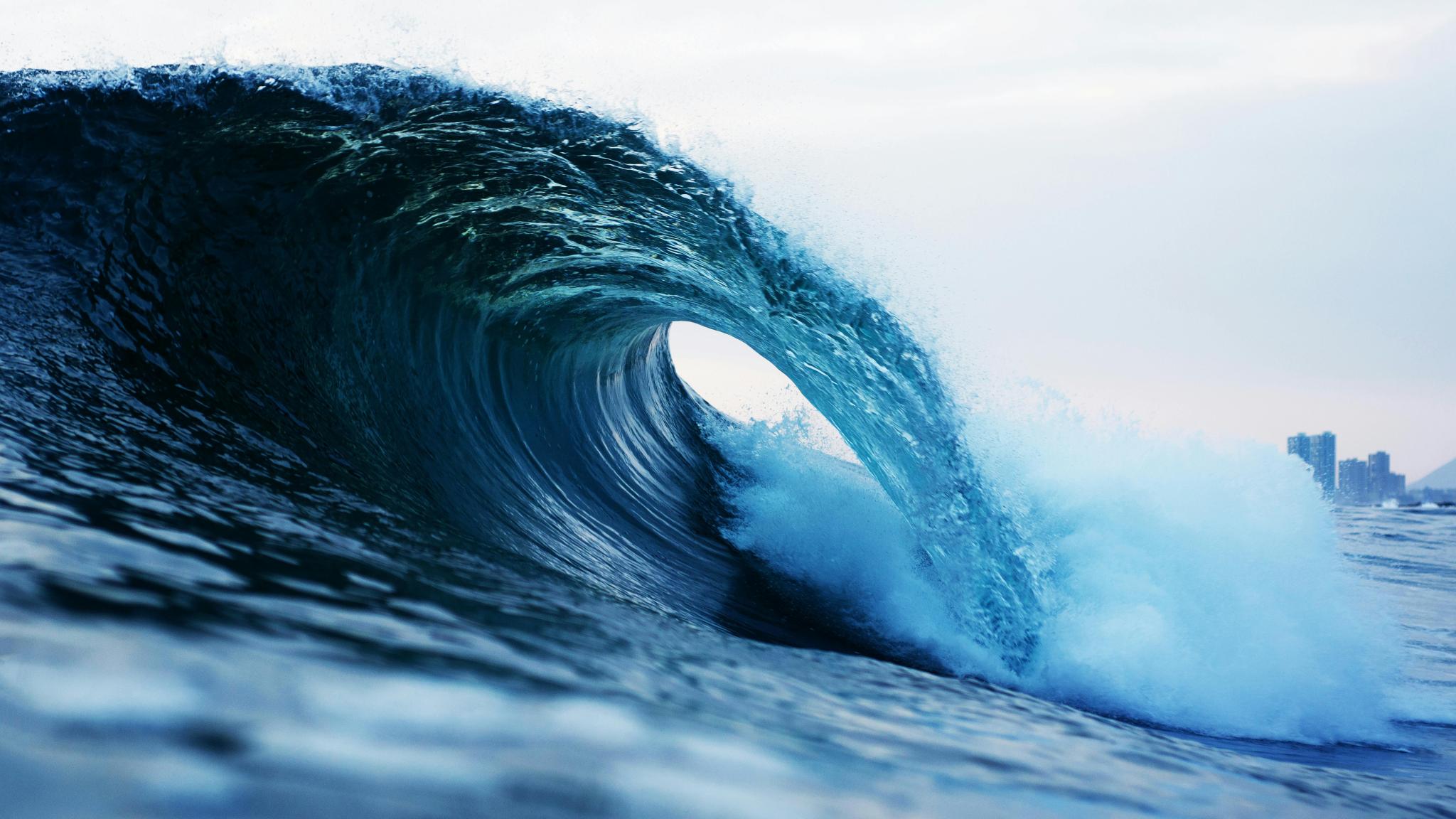 Photo of a barrel wave