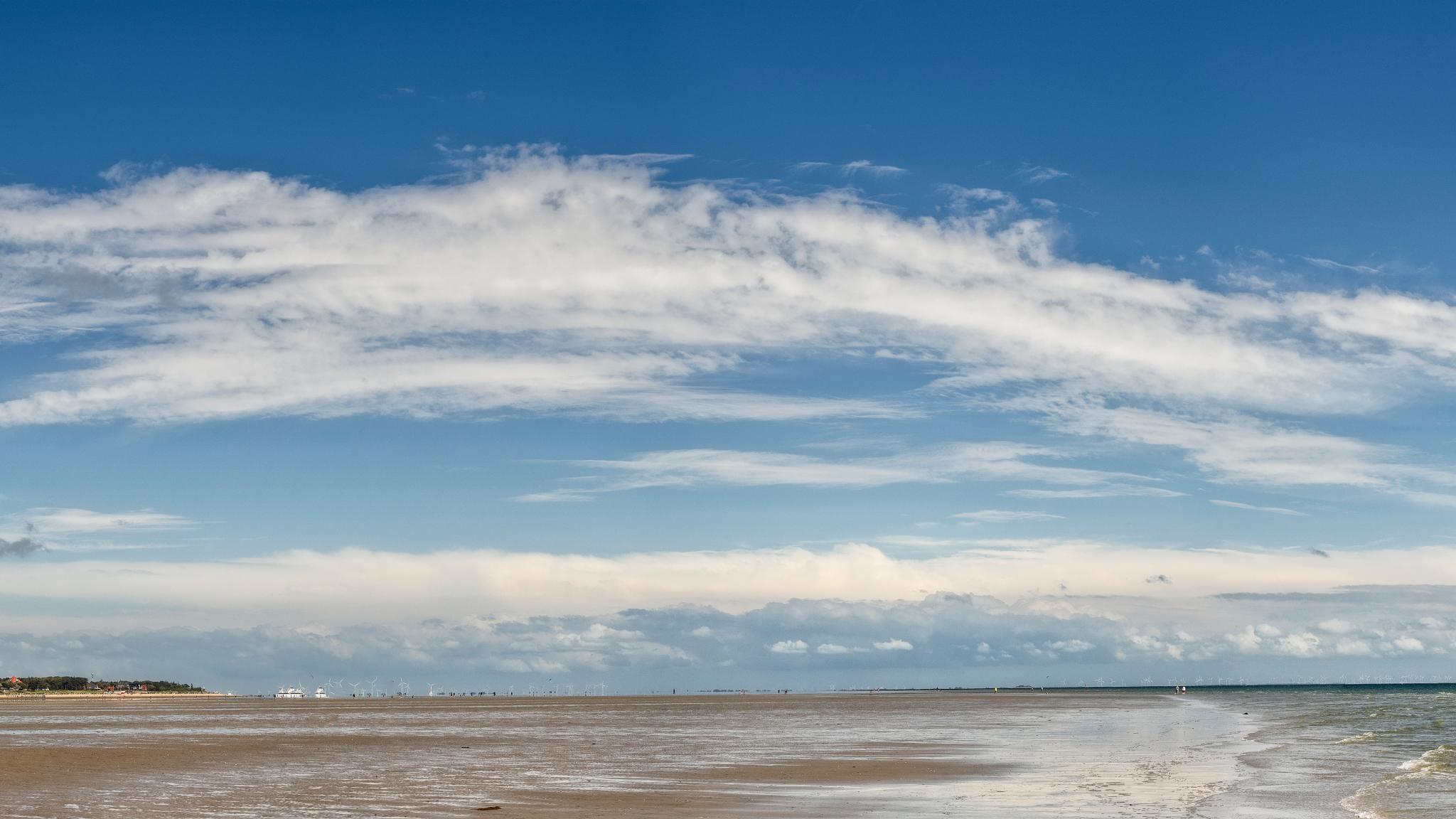 Panoramafoto in de verlaten wadden van de Noordzee. (foto: Frank Wagner)