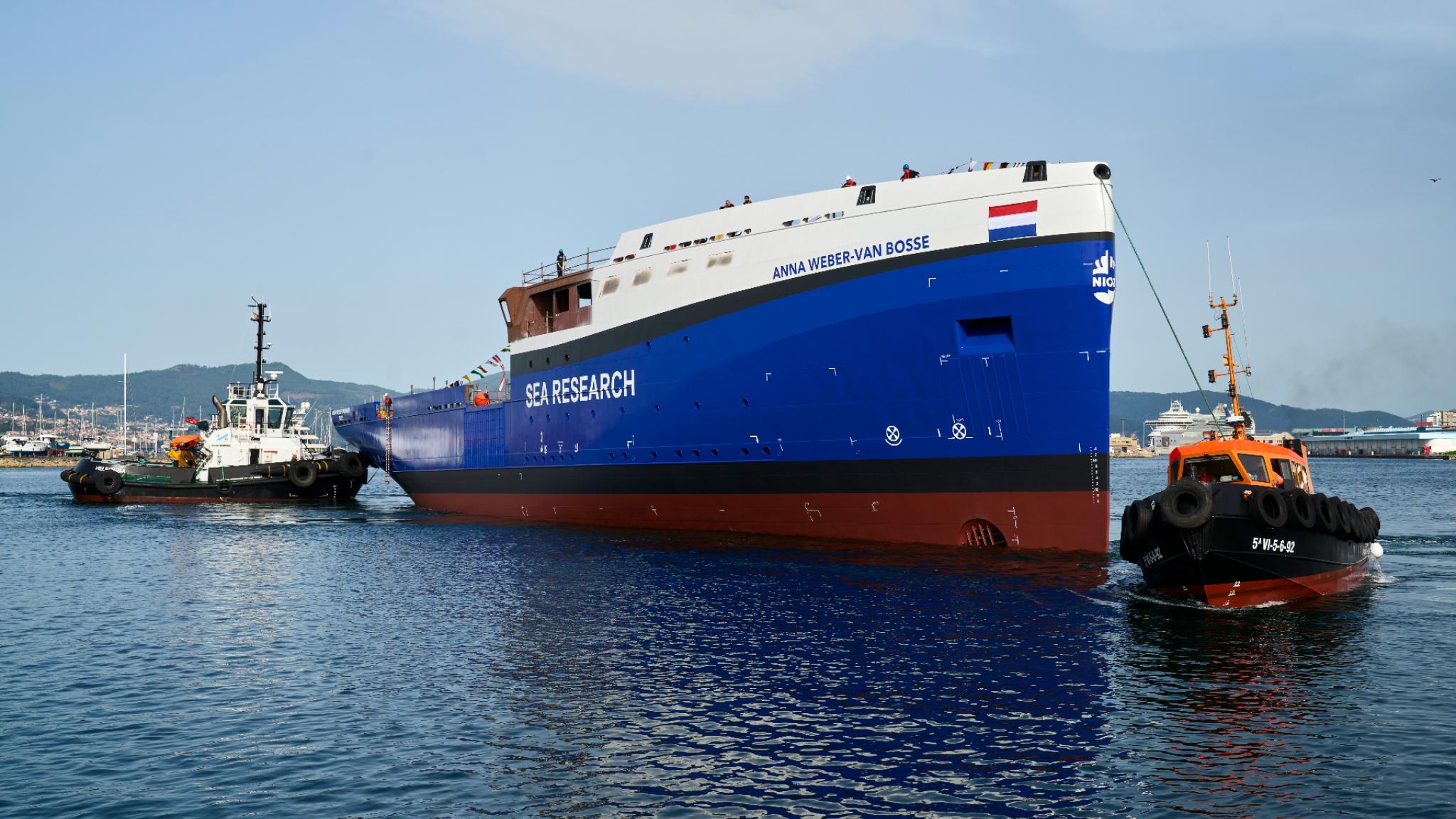 launching Anna Weber-van Bosse.