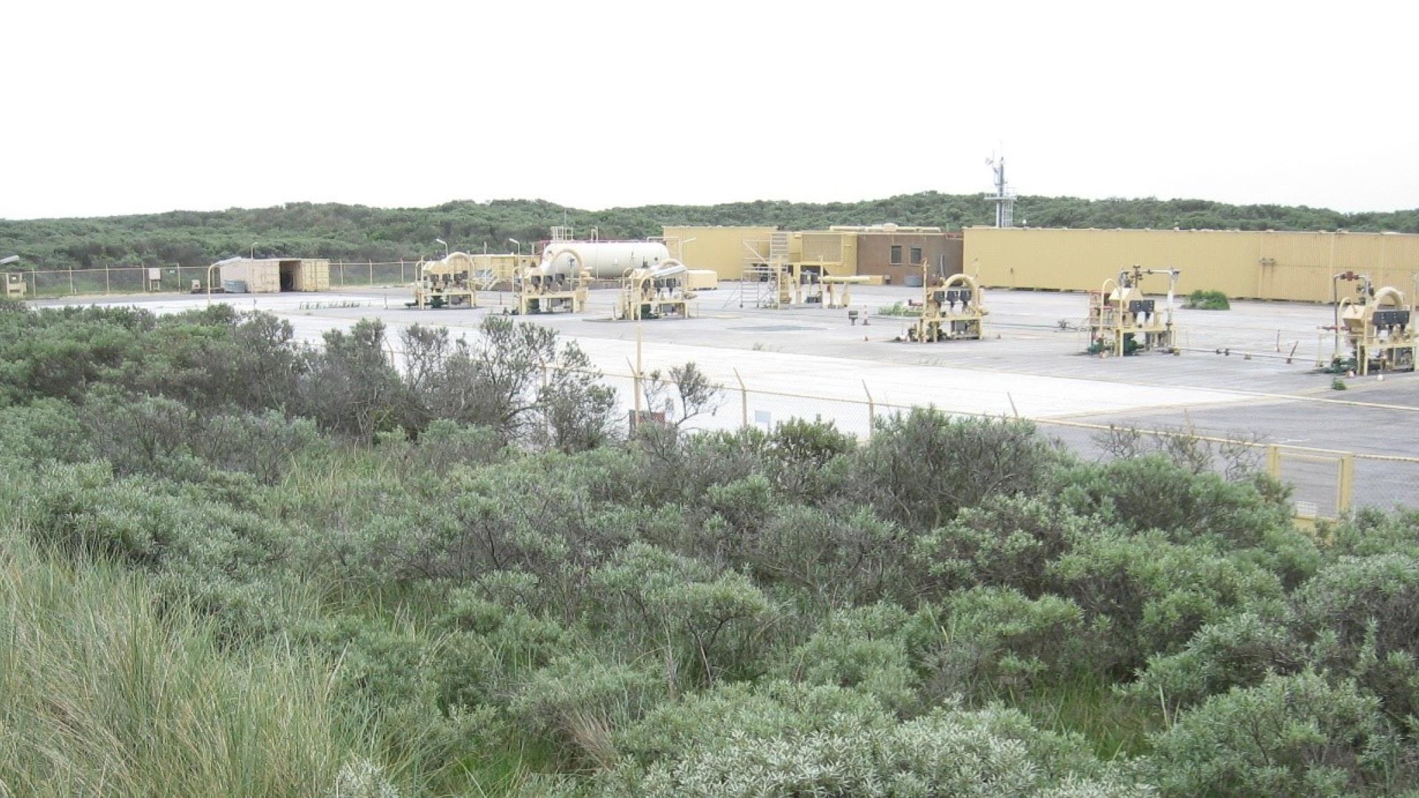 Gas extraction site on Ameland. (photo: Bruno Ens)